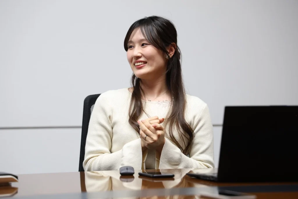 （経理本部　陸 瑛里香さん）